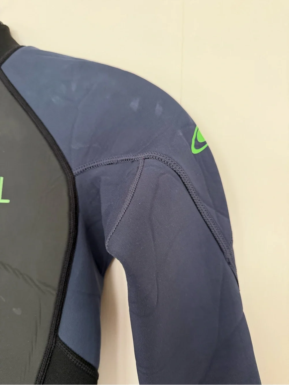 Youth O’Neill wetsuit size US/UK 12 hardly used - Great!
